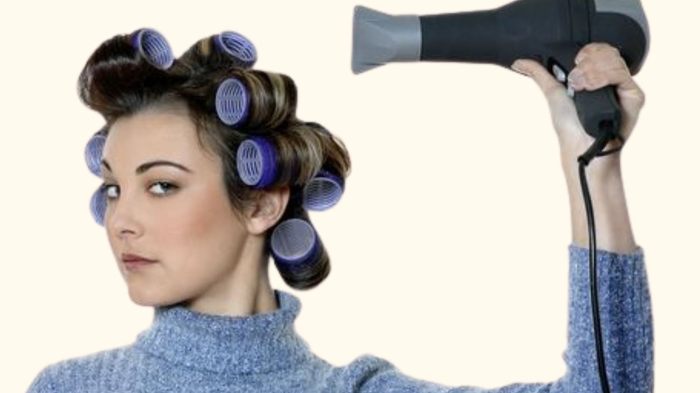 Làm tóc xoăn bằng lô cuốn và máy sấy giúp tóc giữ nếp nhanh và tự nhiên