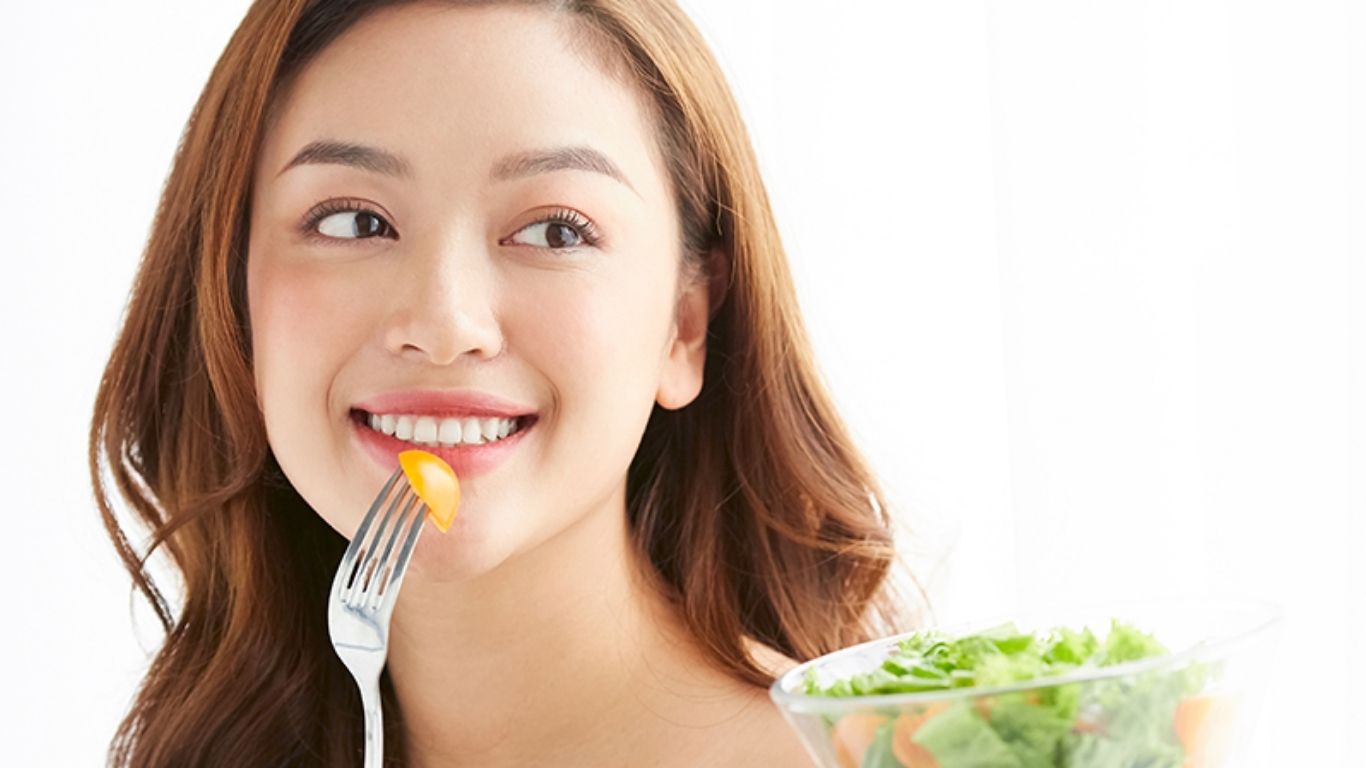Cách dưỡng tóc mềm mượt bằng chế độ ăn uống lành mạnh, đủ chất 