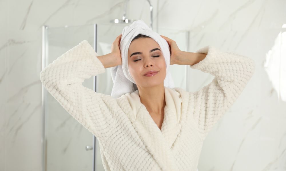 Khăn turban có khả năng hút ẩm nhanh và hạn chế tác động đến lớp biểu bì tóc