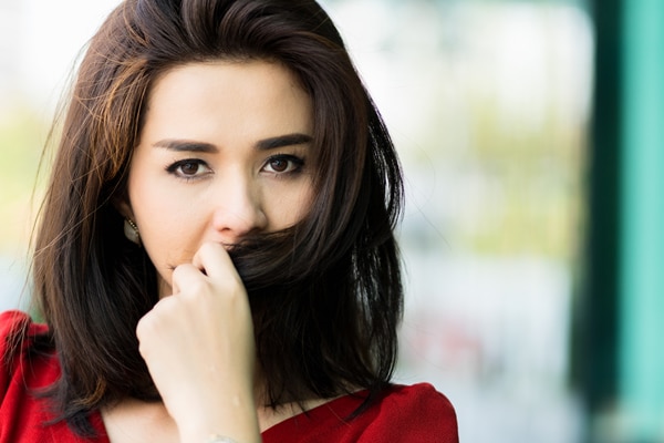 sử dụng dầu gội có dầu xả giúp khử mùi hôi tóc