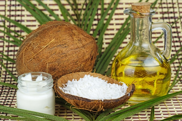 Cách gội đầu bằng dầu oliu và dầu dừa Cách gội đầu bằng dầu oliu và dầu dừa