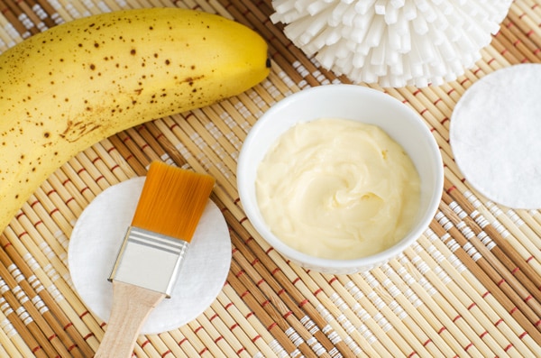 chăm sóc tóc xơ rối bằng chuối
