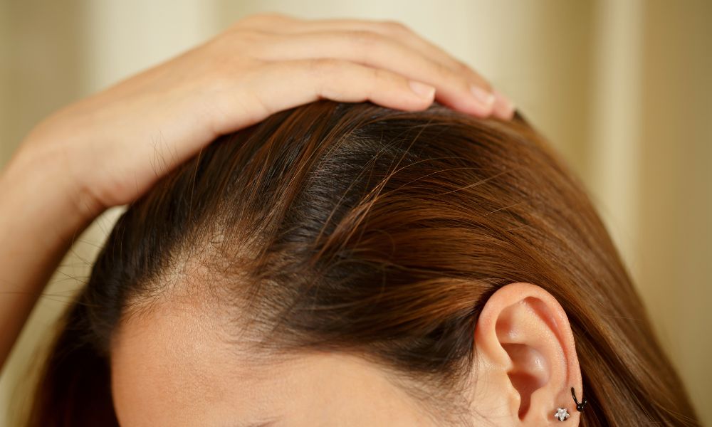 Gội đầu đúng cách giúp trị tóc bết hiệu quả Gội đầu đúng cách giúp trị tóc bết hiệu quả