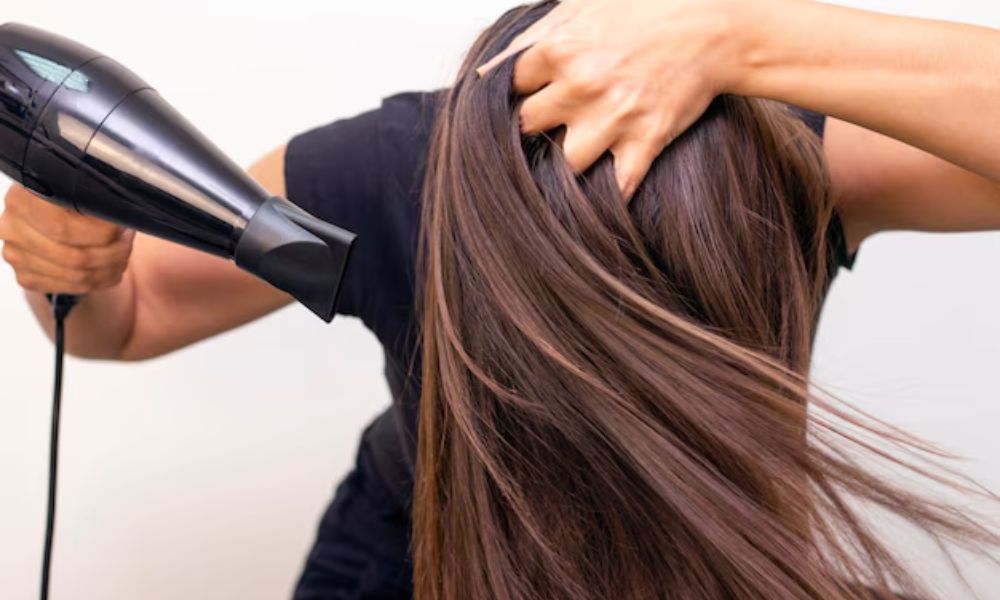 Cách sấy tóc phồng khi cúi đầu Cách sấy tóc phồng khi cúi đầu