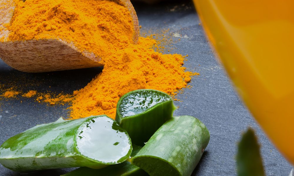 Cách tắm trắng tại nhà bật tông nhanh bằng nghệ và nha đam Cách tắm trắng tại nhà bật tông nhanh bằng nghệ và nha đam