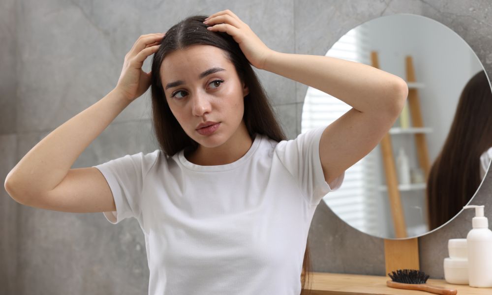 Tóc ngứa là gì? Có nên nhổ bỏ không? Cách điều trị an toàn, hiệu quả Tóc ngứa là gì? Có nên nhổ bỏ không? Cách điều trị an toàn, hiệu quả